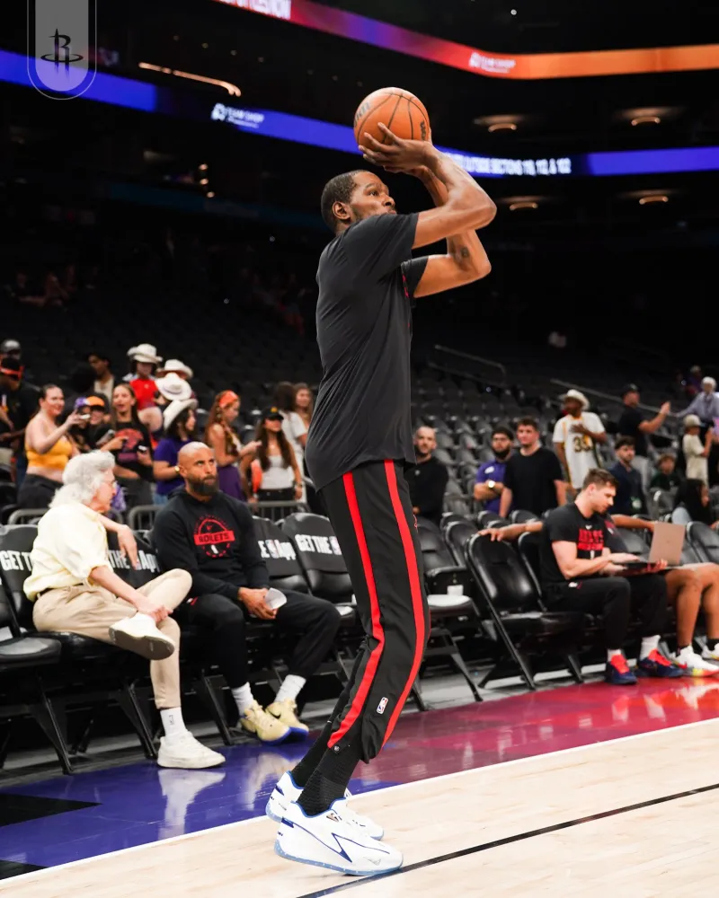 开云在哪里开户-战旧主！火箭社媒分享杜兰特赛前全情投入训练的瞬间